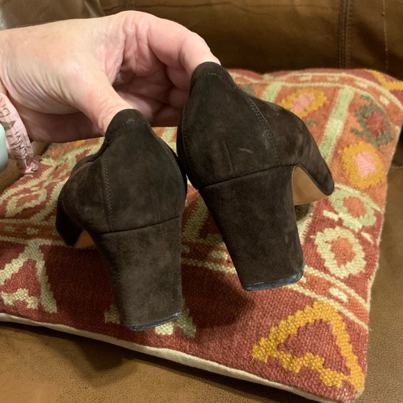8.5 Ferragamo Brown Suede Block Heel pumps - Picture 6 of 15